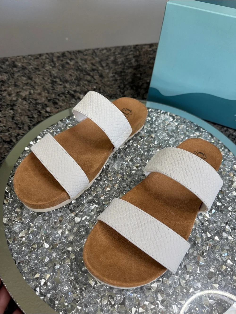 Cliffs by WHITE MOUNTAIN White Double-Strap Slide Sandals NEW 7